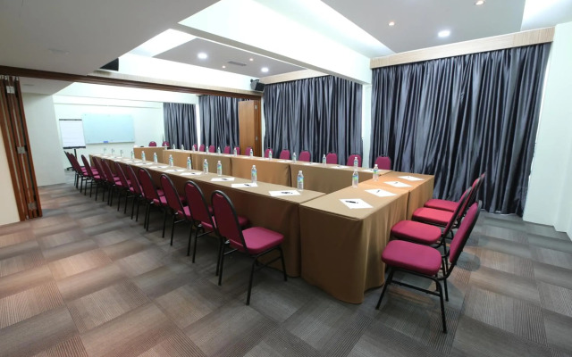 SEM9 Senai ''Formerly Known as Perth Hotel"