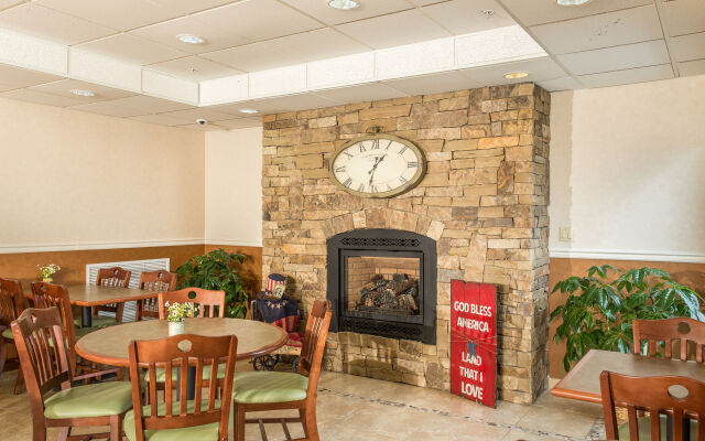 Boothill Inn And Suites