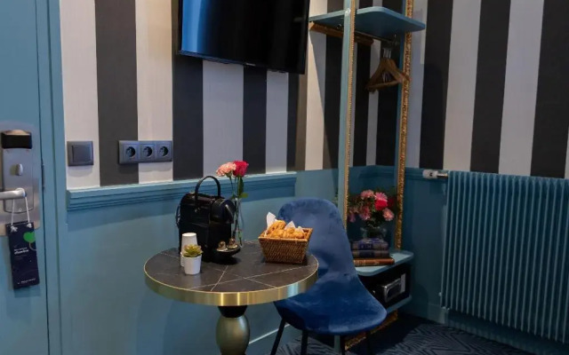 Hotel du Théâtre by Patrick Hayat