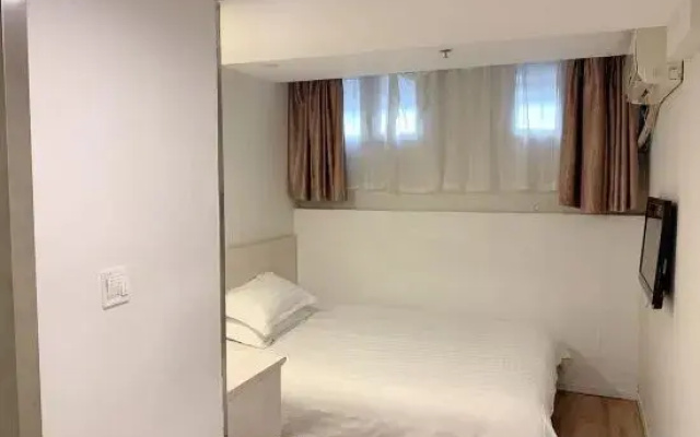 Su Shi Hotel (Shanghai Bund Nanjing East Road Subway Station)
