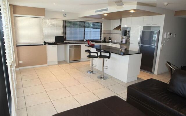 Pier Resort Apartments