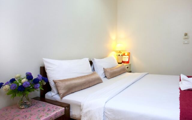 NIDA Rooms Rambutri 147 Grand Palace