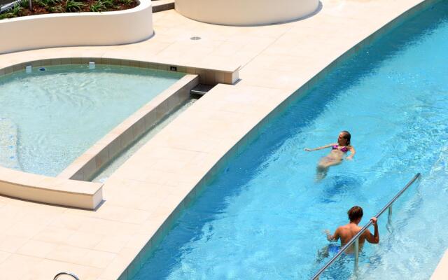 Monaco Apartments Resort