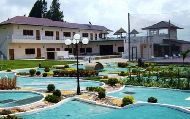 Seajays Resort