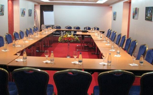 Hotel Rapsodia City Center