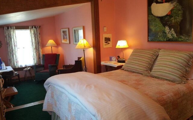 Paradox Lodge & Cedar Lodge