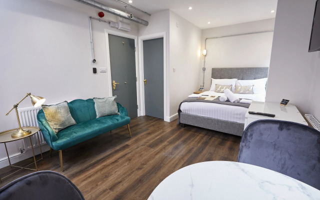 Three Cranes Serviced Apartments