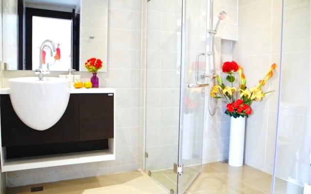 Emerald Patong 2 bedrooms Apartment Mountain View