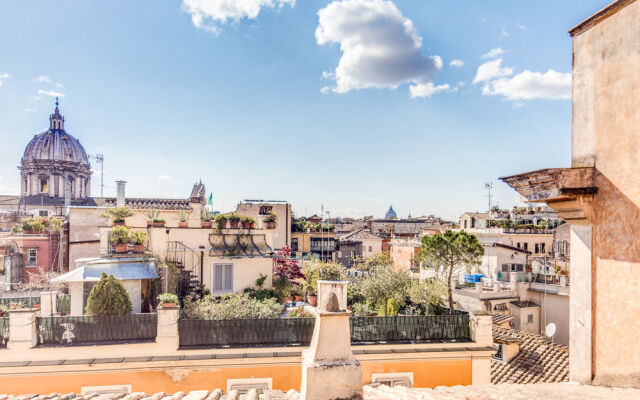 Terrace Pantheon Relais