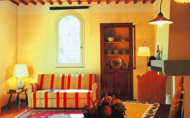 Apartment in Tuscany With Golf & Pools