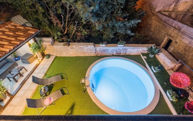 Enticing Villa in Ku?ine With Private Swimming Pool
