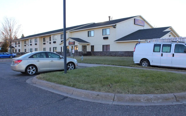 Select Inn Maple Grove