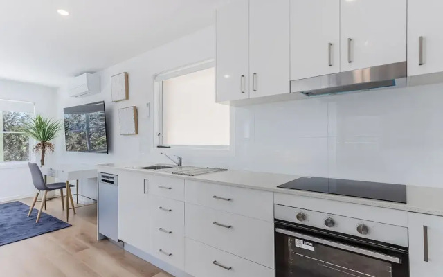 Relax on Marine Parade 2 BDR Apartment
