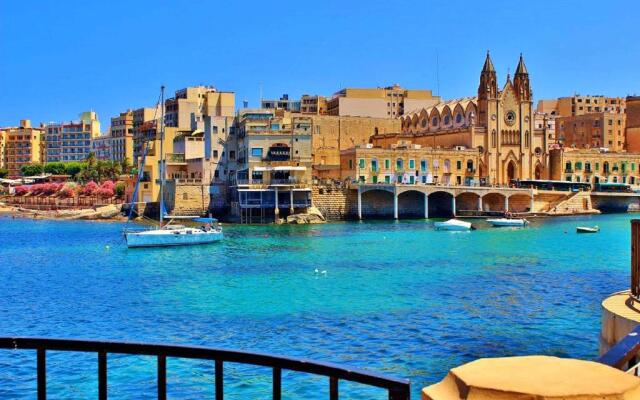 Seafront Apartment in Sliema With Pool, Upmarket Complex