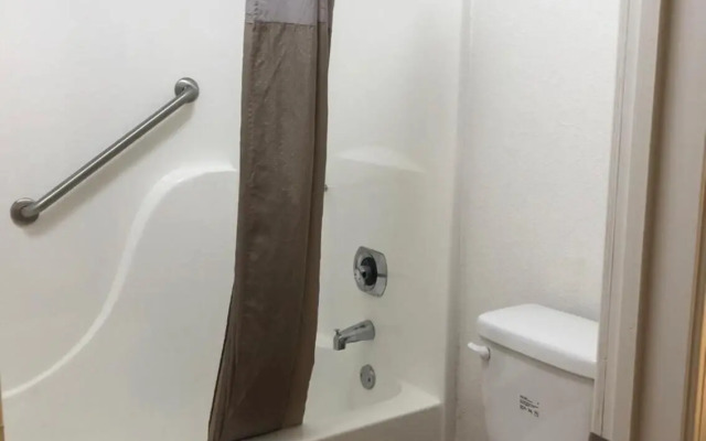 Motel 6 Nashville, TN - Airport