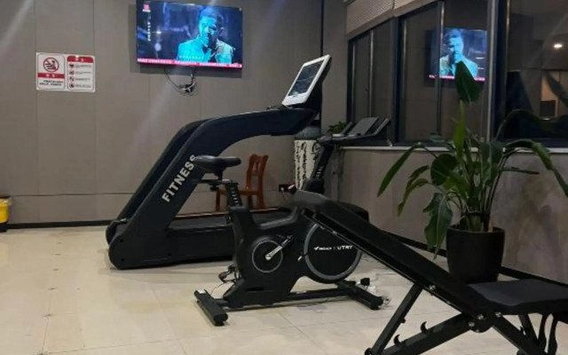 GreenTree Inn Express Hotel (Haiyan Wuyue Plaza)