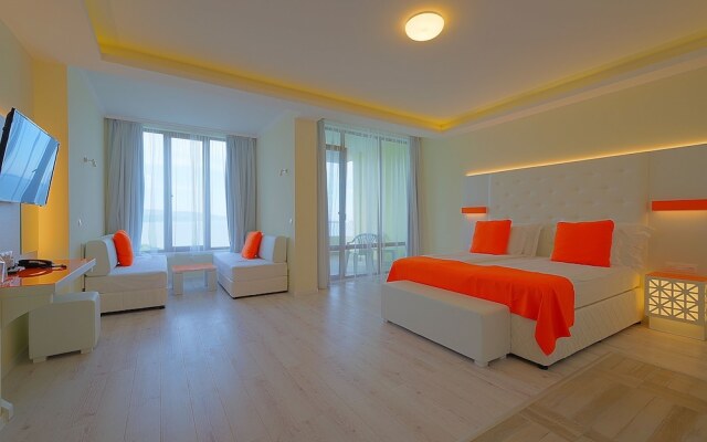 Hotel Perla Beach Luxury