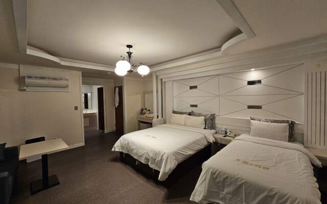 Hotel G7