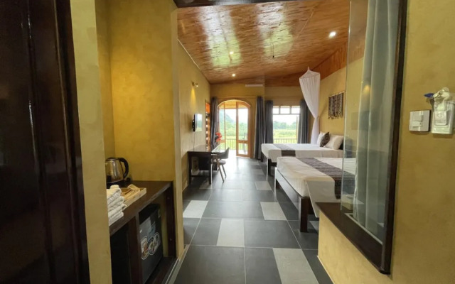 Sky Bay Lodge