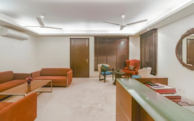 Royal Residence In Cyber City