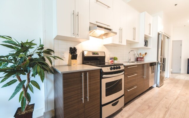 LikeAHotel-Ste Catherine/Downtown Montreal