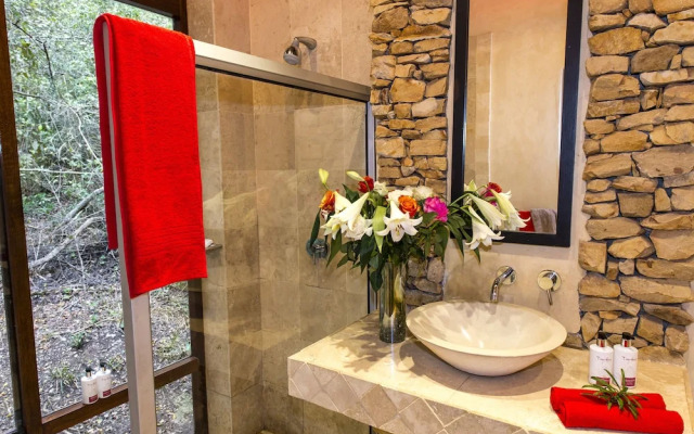 Trogon House and Forest spa