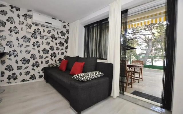 Eden - 30m From the sea - A2