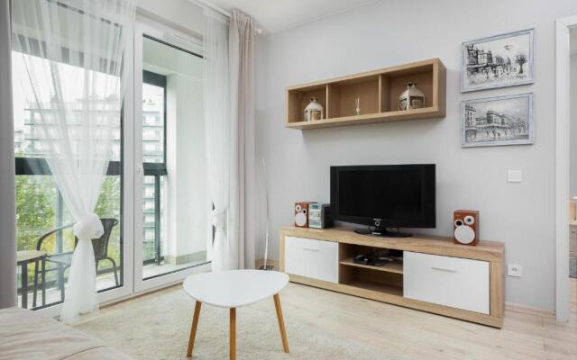 Warsaw Apartment Obozowa by Renters