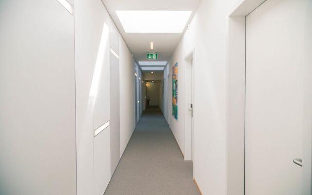 Hyve Hotel Basel - Hostel