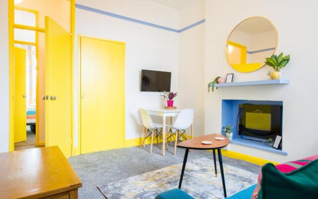 1 bed central Cardiff apartment with free parking