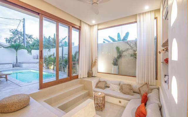 Luxury 4BR Villa With Private Pool in Canggu – Guest Rooms – Tumbak Bayuh