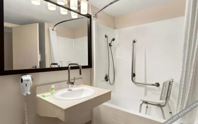 Travelodge Suites Halifax Dartmouth