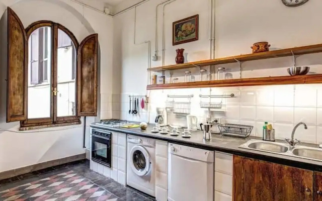 Campo de Fiori 3 bedroom apartment