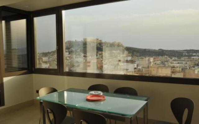 Acropolis at Home: Loft with a View