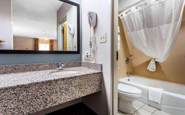 Quality Inn & Suites Mooresville - Lake Norman