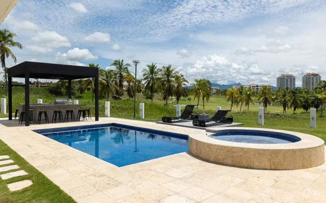 The Golf Oasis Villa by Acomodo