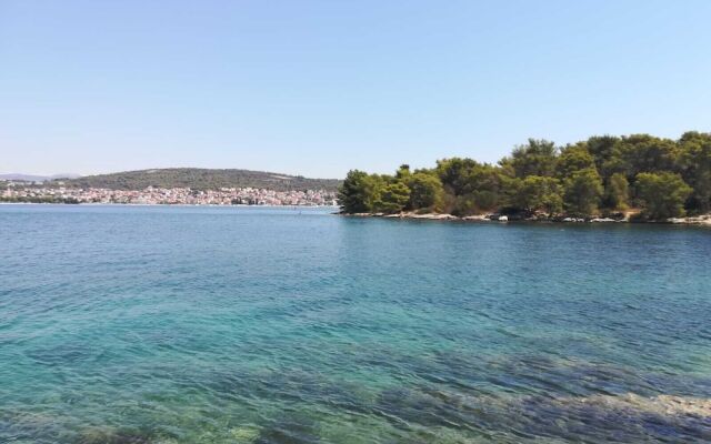 Huge terrace with sea view of the bay