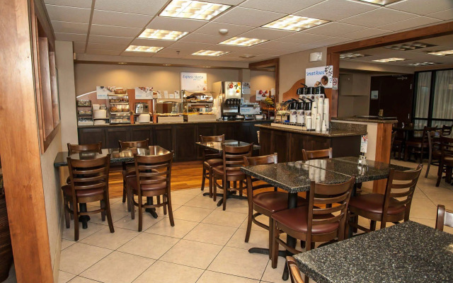 Holiday Inn Express Airport - Tucson by IHG