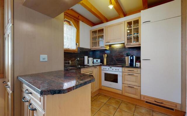 Villa Octogon, 2 Bedrooms, ideally located in Leukerbad