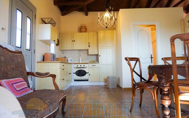 Alekos Beach Houses - Natura Gialla