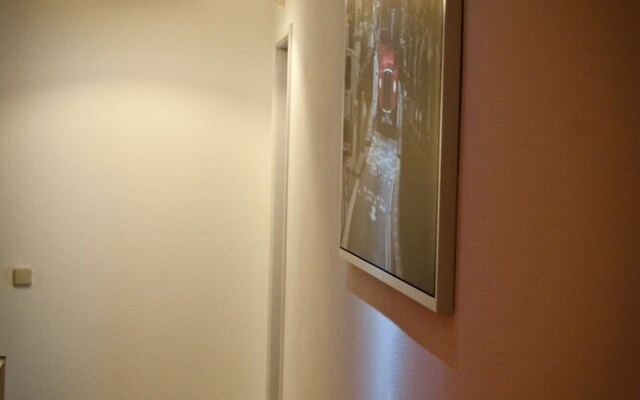 D. Dinis Low Cost Hostel