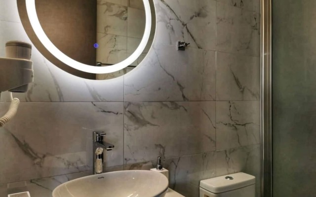 Sunrise Luxury Seaside Apartment