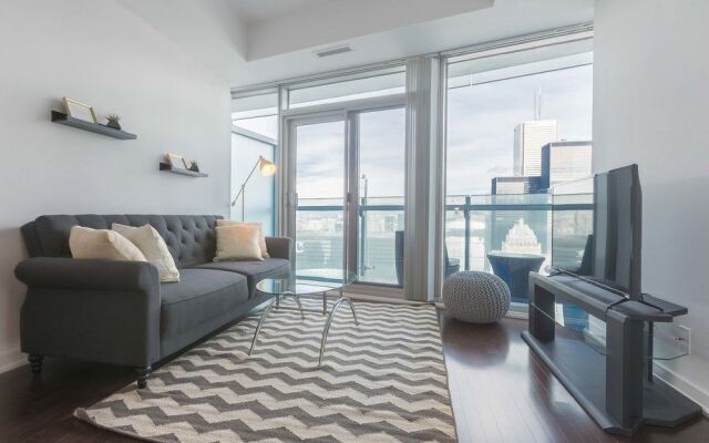 Noel Suites - York and Harbour St.