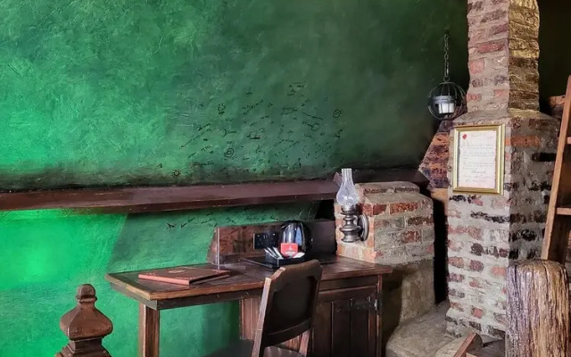 Hocus Pocus Tiny Hotel