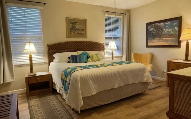 Nihilani 11a 2 Bedroom Condo by RedAwning