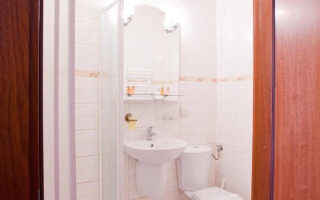 Hotel Trylogia