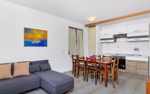 Apartment Cico Hvar/Pokrivenik 7177