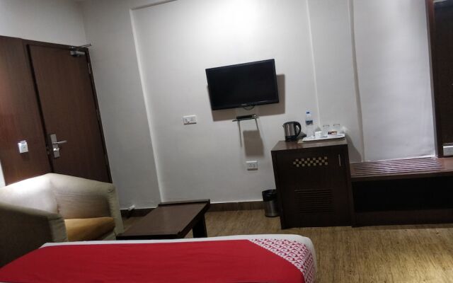 R D Suites A Business Hotel