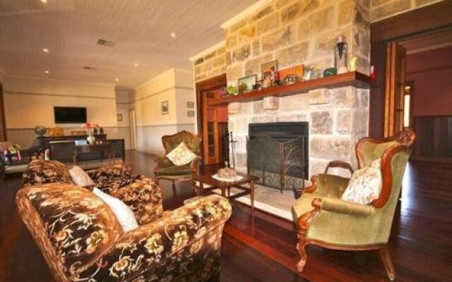 Hanging Tree Wines