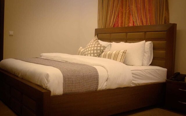 Zifan Hotel & Suites